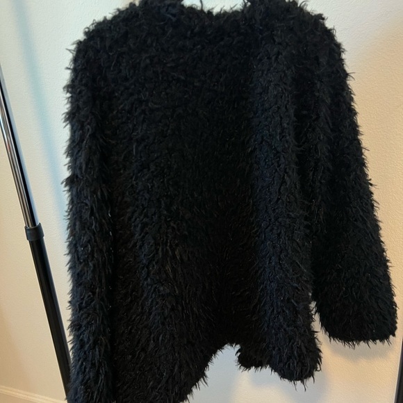 ambiance Outerwear Women’s Black Fluffy Jacket Size Small - Picture 4 of 9
